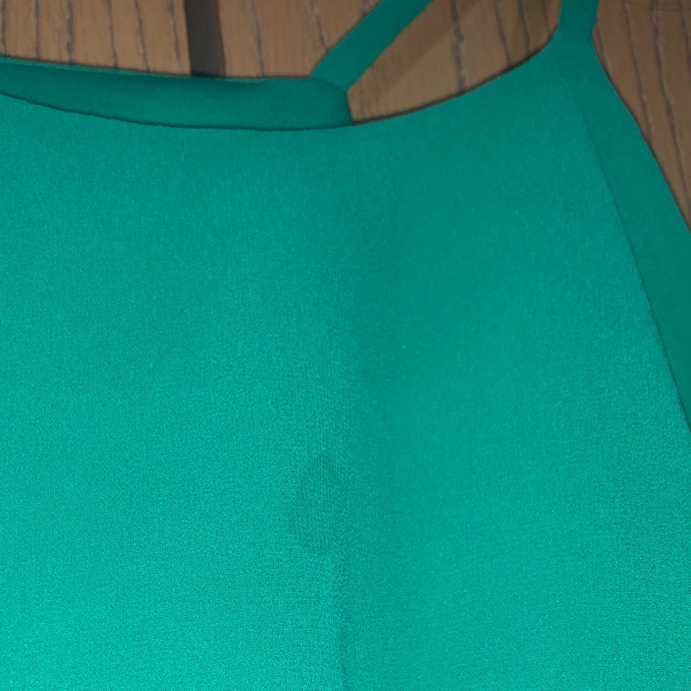 Green top - Picture 3 of 5